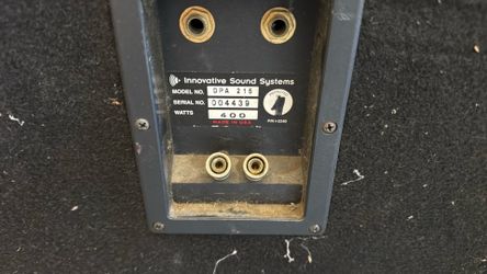 2 Bass Speakers