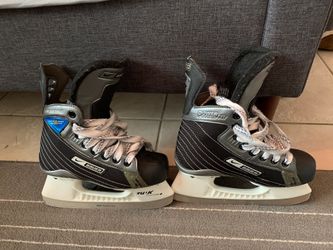 Bauer supreme size 2