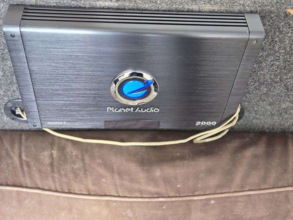 2000 Watts Amp 2 12s Kickers And Box