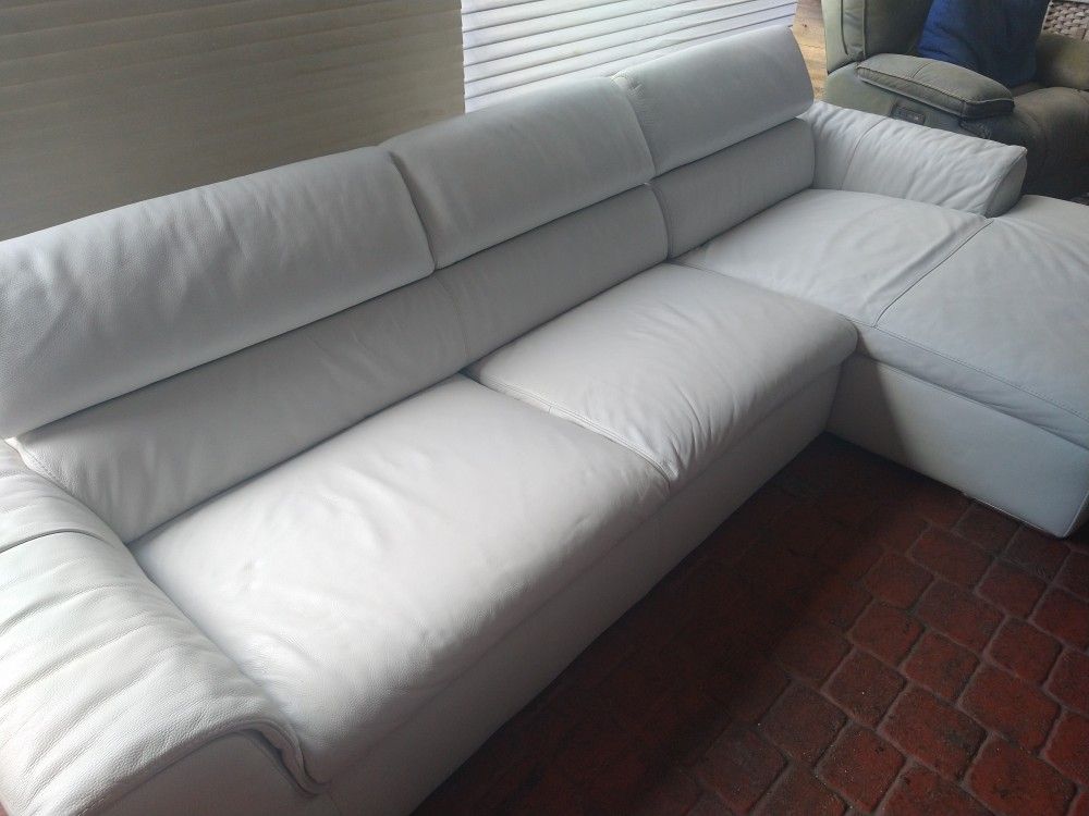 SECTIONAL GENUINE LEATHER WHITE COLOR.. DELIVERY SERVICE AVAILABLE 💥🚚💥