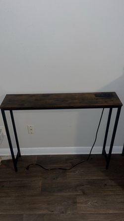 Accent table