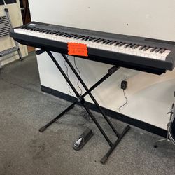 Yamaha P-105 Keyboard