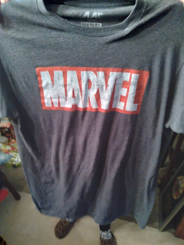 Marvel Shirt L