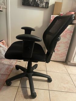 Free Black Ergonomic Office Chair on Wheels