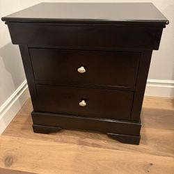 Solid Black 2-Drawer Nightstand – Great Condition