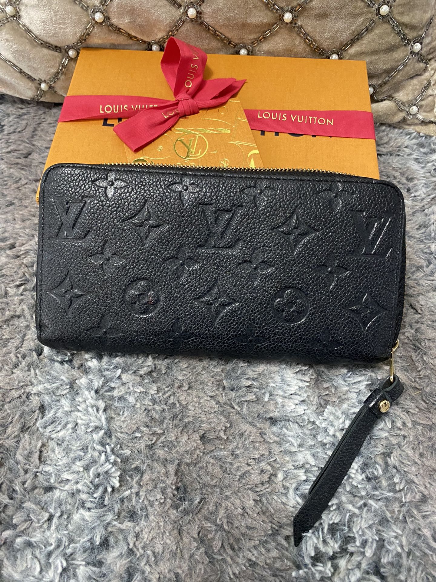 Authentic Louis Vuitton Black Empreinte Zippy Wallet