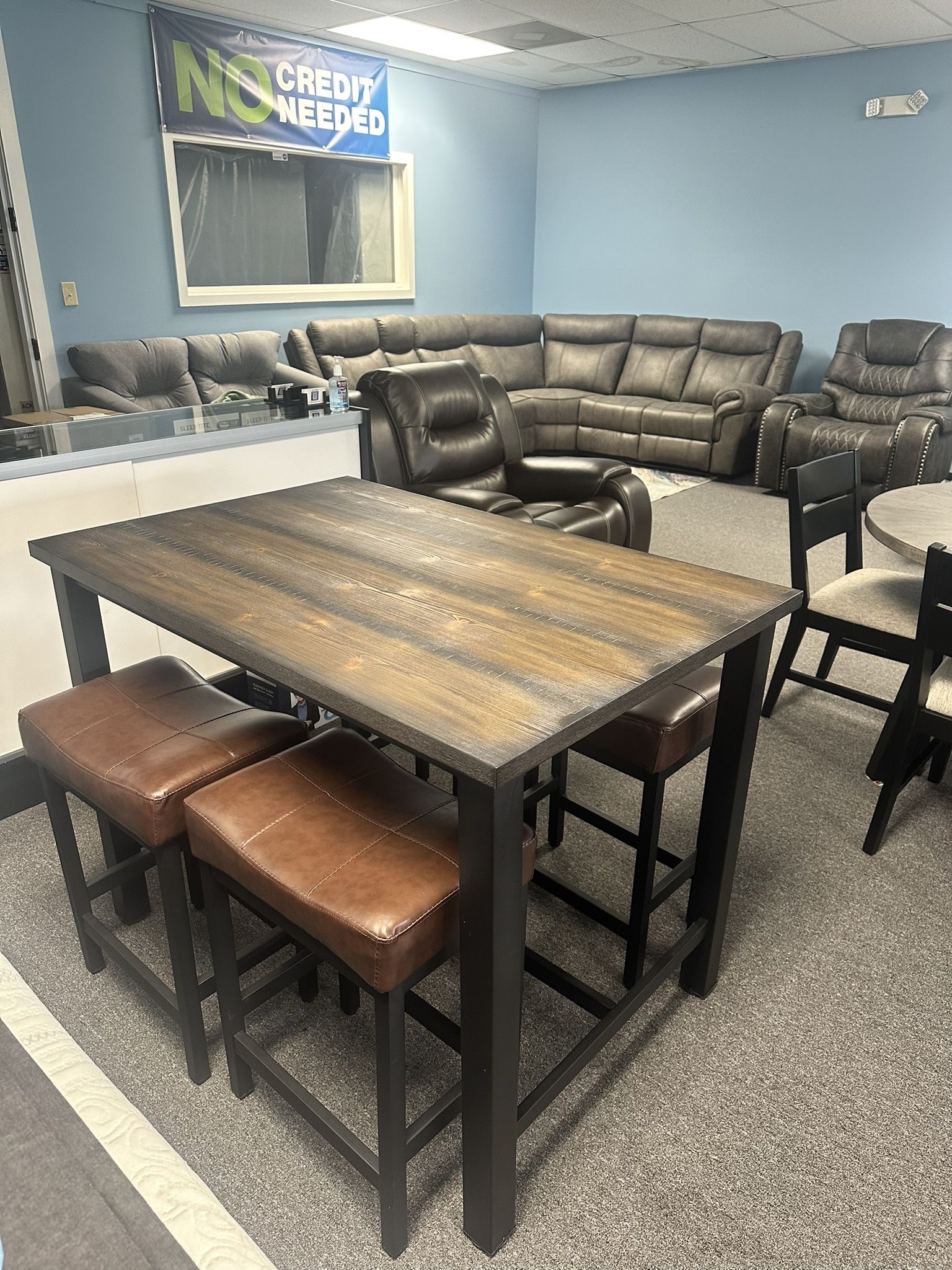 Pub Table with 4 Leather Stools