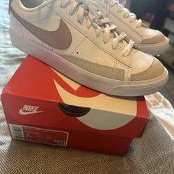 Nikes Blazer Low 77