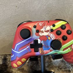 NINTENDO SWITCH WIRELESS CONTROLLER (SÚPER MARIO) IN GREAT CONDITION