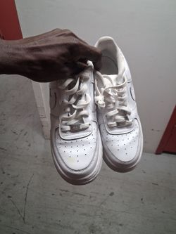 White Air force 1s Sz 7 boys