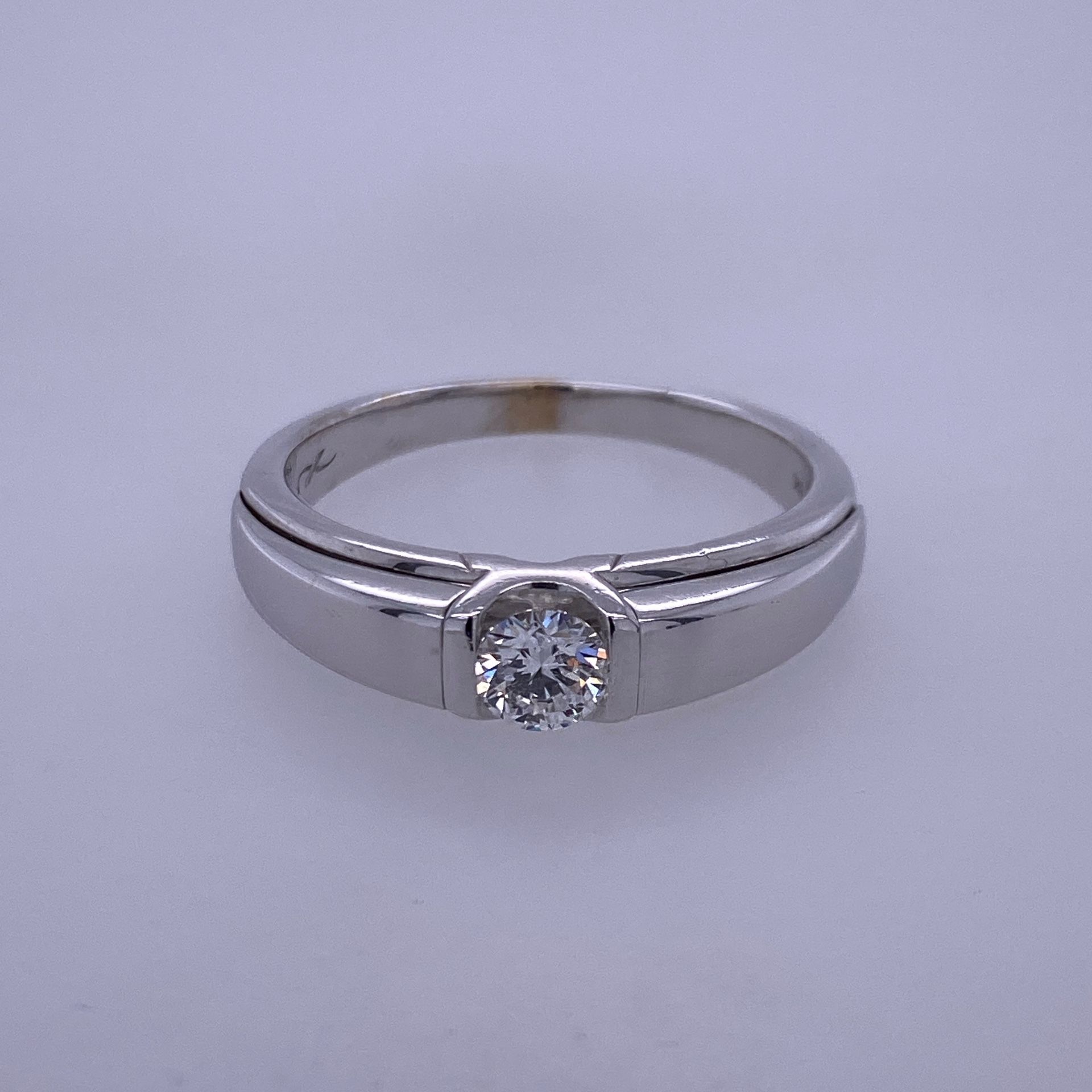 18k White Gold Ring W/ 0.50CT Round Diamond Stone 
