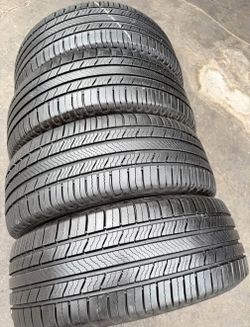 225_65R17 🏁tires MICHELLINES brand Tires usadas en perfecta condición 80%life set of (4) .