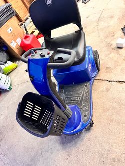 Scooter with lift