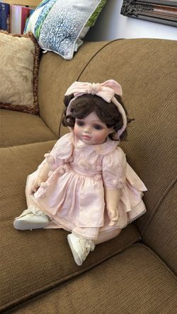 Treasured heirloom collection doll