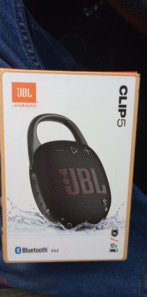 JBL Clip 5 Bluetooth Speaker