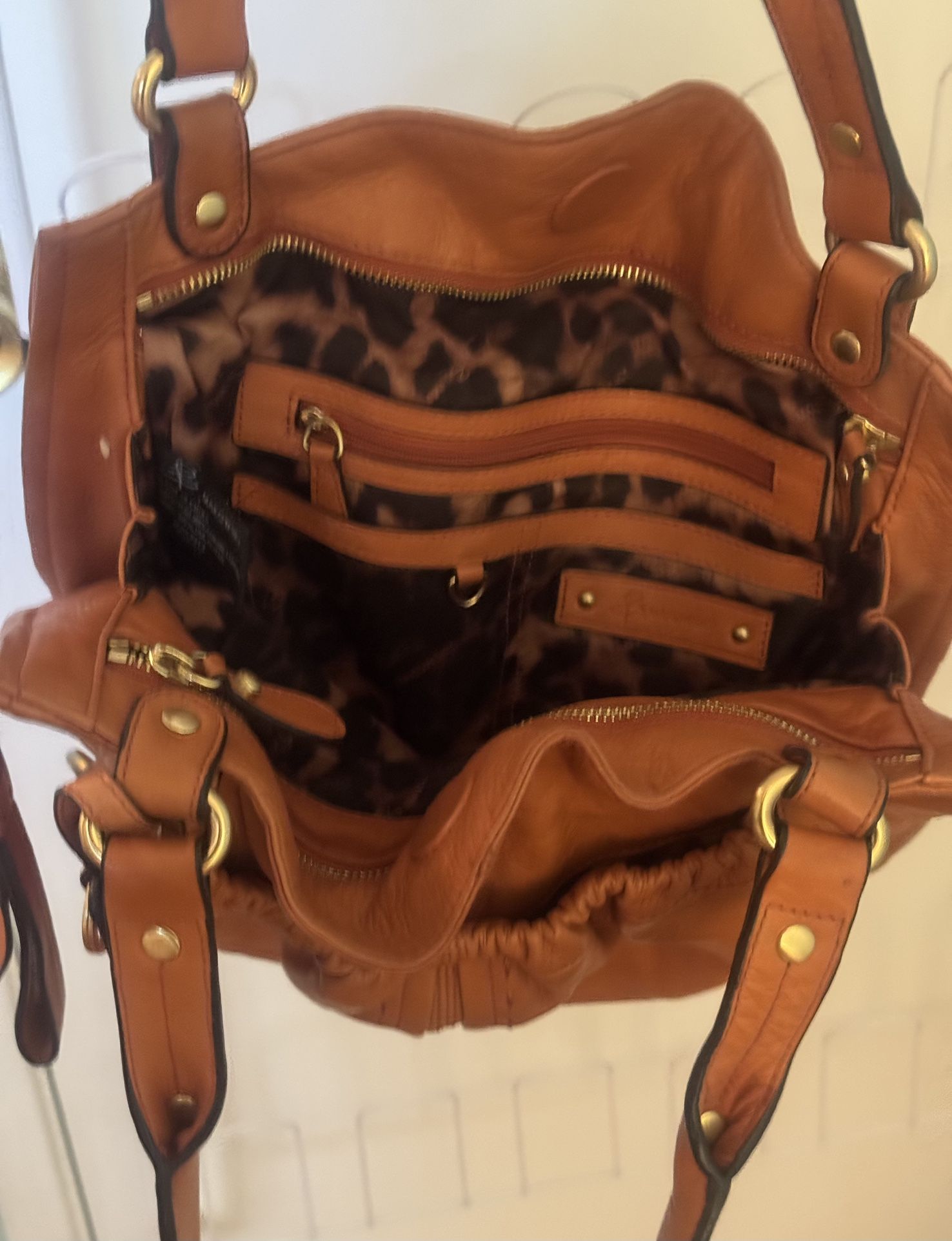 Beautiful B Makowsky leather handbag. like brand new…perfect condition.