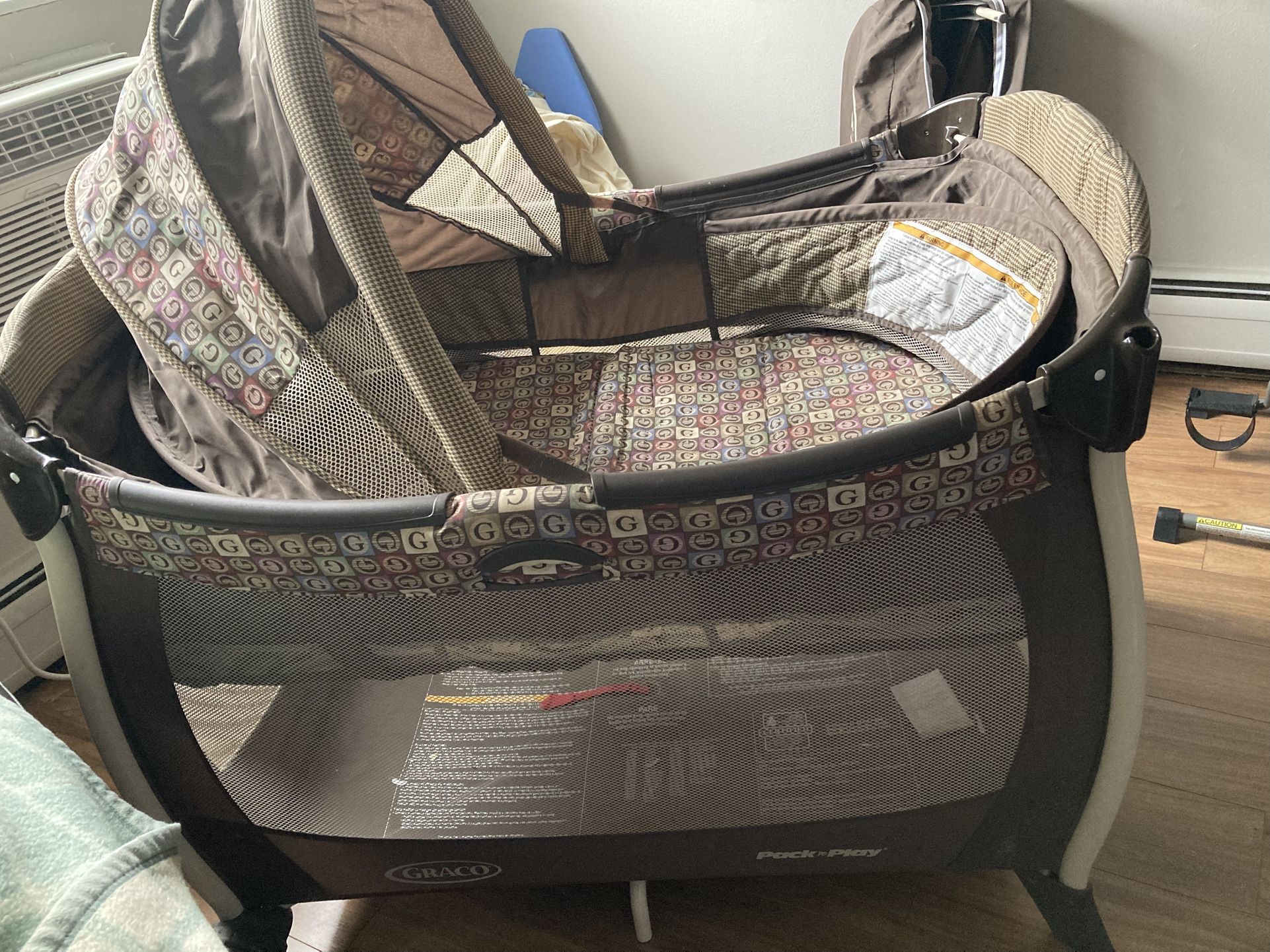 Graco Pack N Play, Bassinet And Changing Station