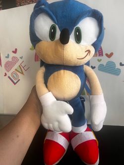 SONIC THE HEDGEHOG 18 INCH PLUSH WITH DTRAPS TO CARRY ON BACK