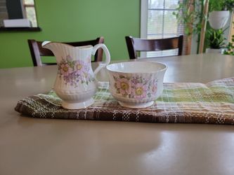Royal Tara Cream & Sugar Set