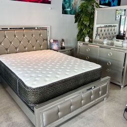 New bedroom set in box 📦 899