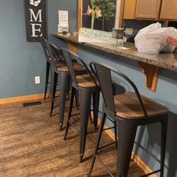 Metal Barstools With Wooden Seat, Set of 4 Farmhouse Metal High Back Counter Height Bar Stools