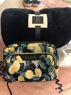 Victoria’s Secret Pink Cozy Plush Blanket And Lemon Makeup Bag Brand New 
