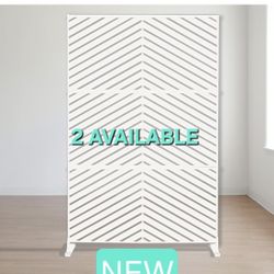 WHITE METAL PRIVACY SCREEN  (2 AVAILABLE)