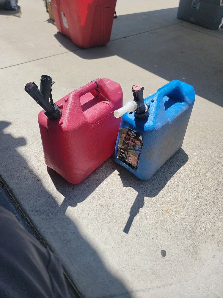 5 Gallon Gas Cans