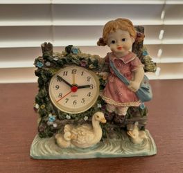 Small Vintage Trinket (clock does not work)