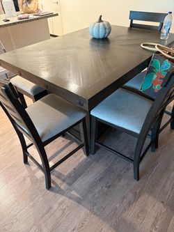Counter Height Dining Table with 4 Chairs