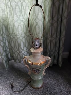 George & Martha Washington antique lamp