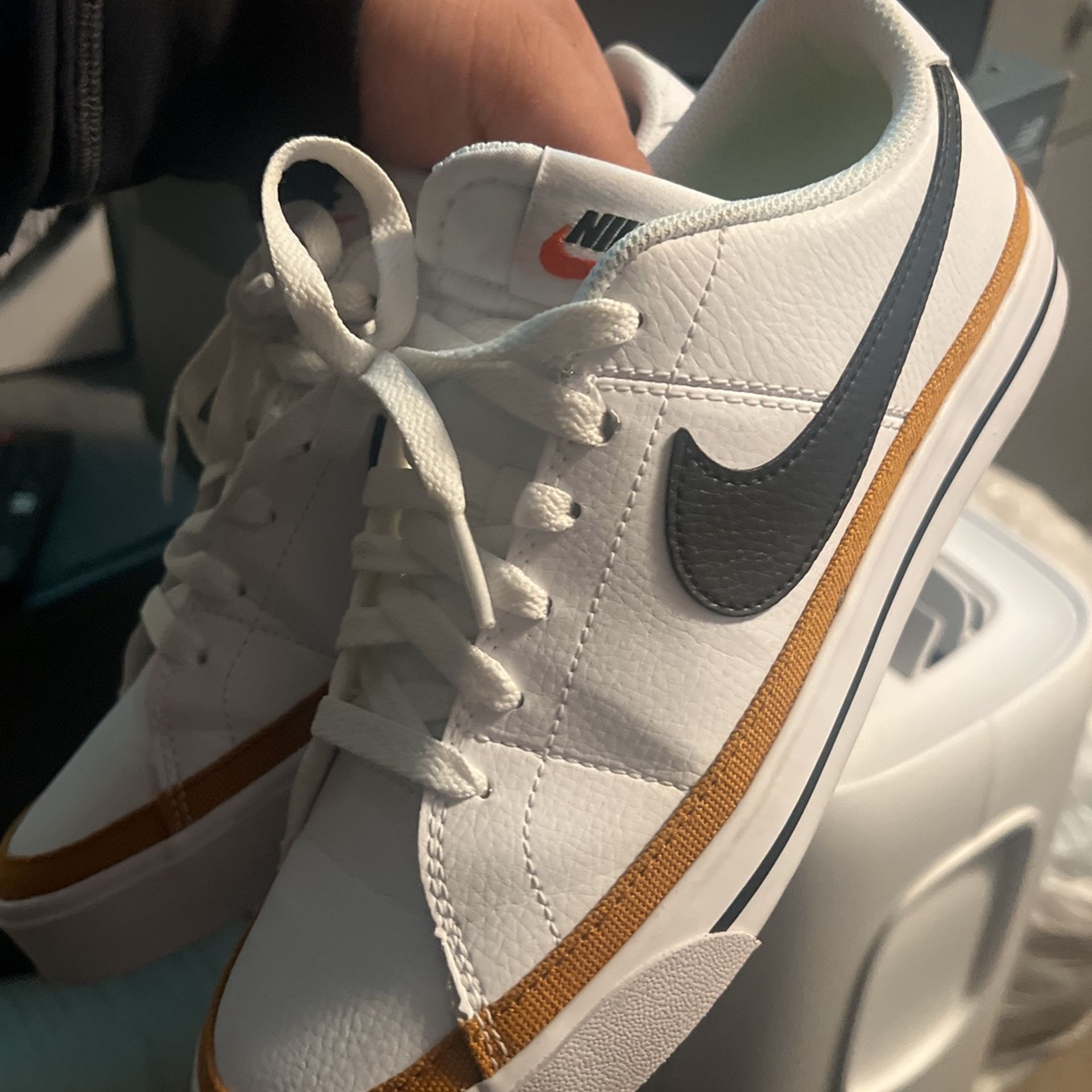 Nike Court Legacy