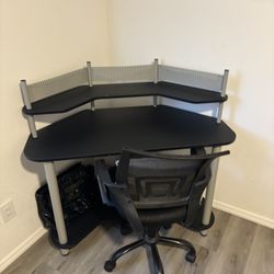 Office Desk And Chair 