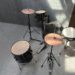 Act One Child’s Drum Set
