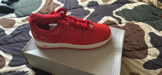 Nike Air Force 1 '07 LV8 "University Red/Light Crimson