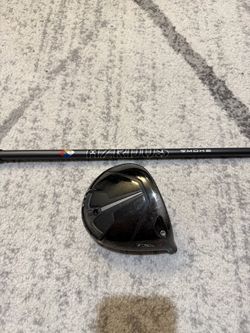 Titleist TSR3 9.0 Driver with HZRDUS Smoke 6.0 Shaft