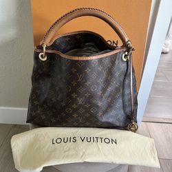 Authentic Louis Vuitton Artsy bag