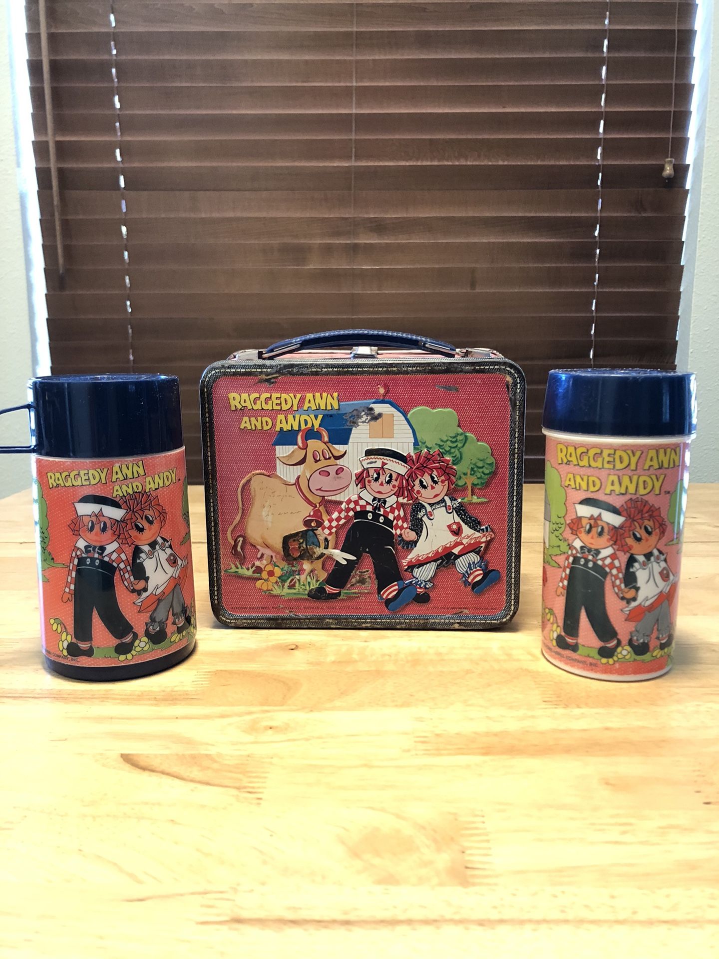 Aladdin Raggedy Ann And Andy Metal Lunchbox With Two Thermo Bottles