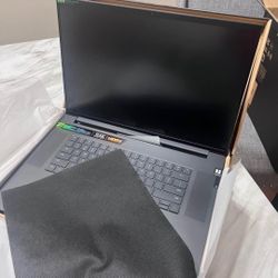 Razer Blade 18 - 18" Gaming
Laptop