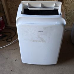 Insignia portable air conditioner 12 000 BTU