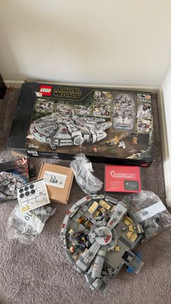 LEGO Millennium Falcon 75257, Star Wars, with Stand and Light Kit