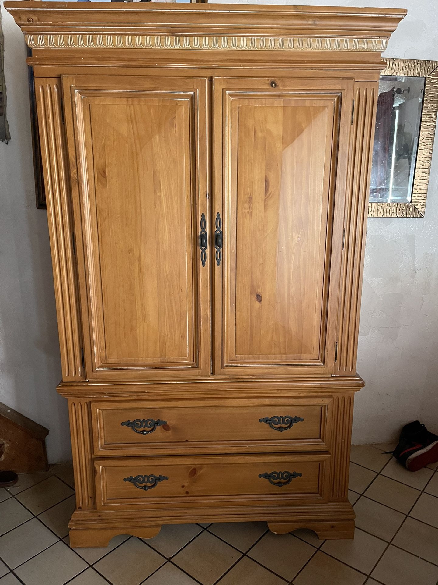 Wooden Wardrobe/Armoire ! Delivery Available for Sale in Pompano Beach