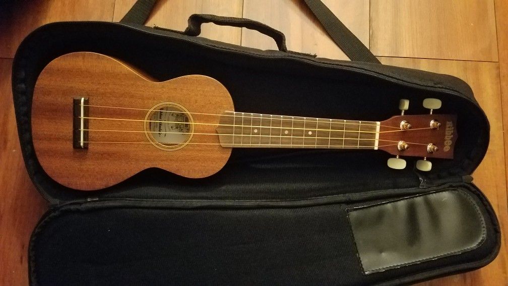 Ribbee Ukulele With Bag