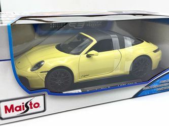 Maisto 1:18 Scale Diecast Model Car - Porsche 911 Targa 4 GTS (992.2)
