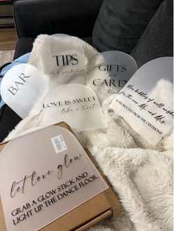 Frosted Arch Wedding Signs, 8*10