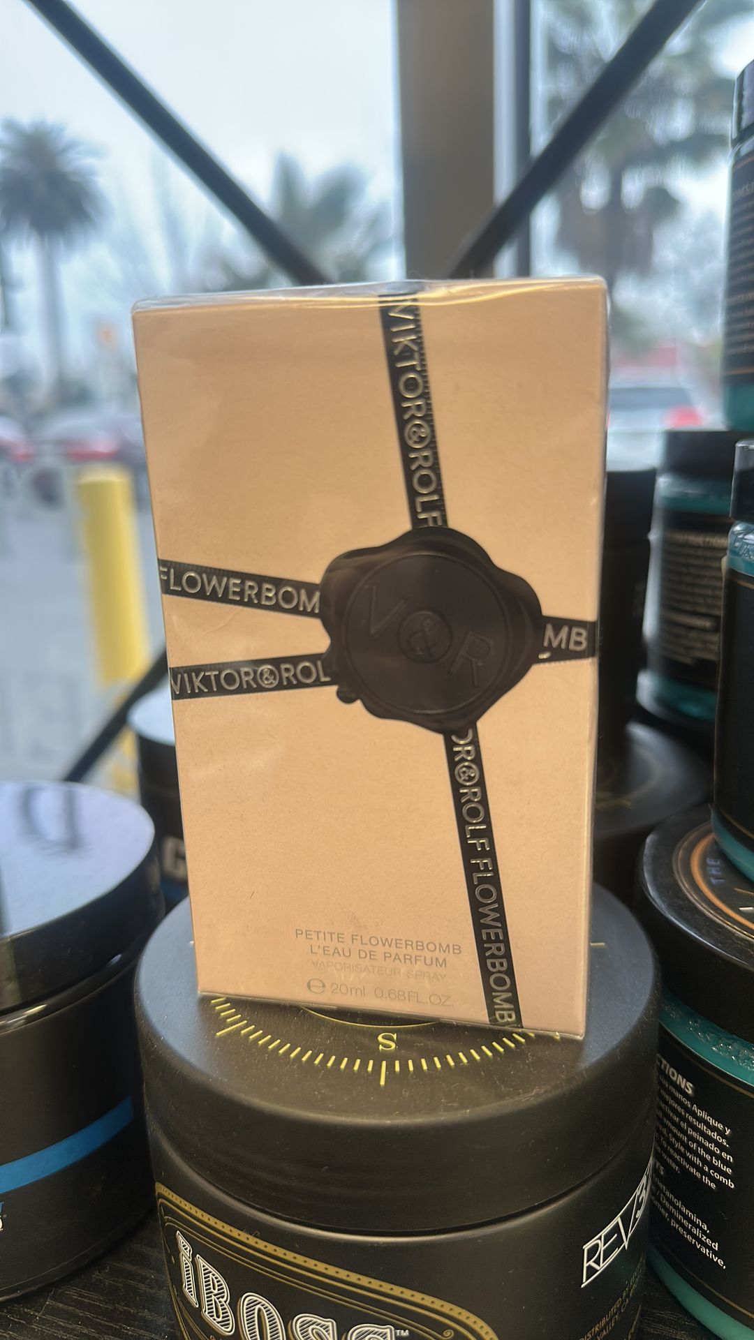 Viktor Rolf flower bomb perfume