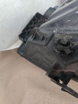 2016-2019 Nissan titan left headlight