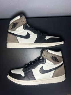 Jordan 1 Retro High “Mocha” size 8.5