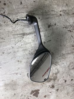 2016 Suzuki Gsxr 750 right mirror