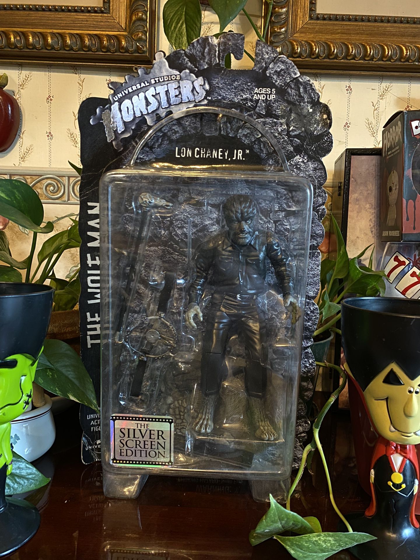 Universal Studios MONSTERS The Wolf Man 8” Scale Figure 